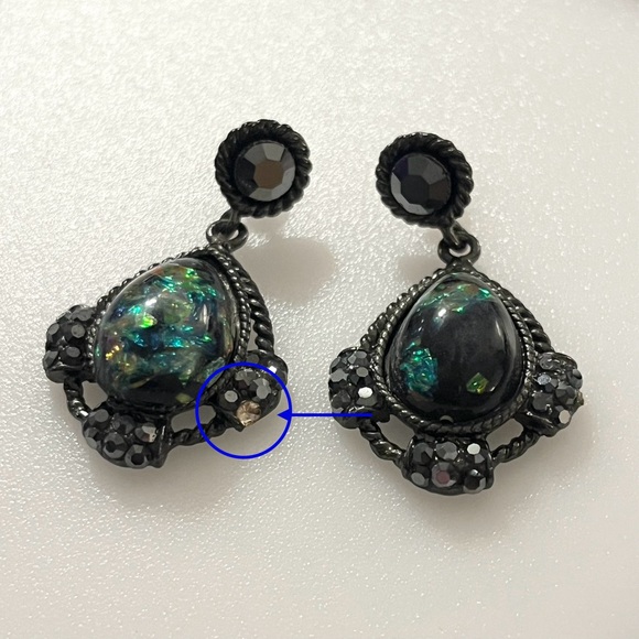 Vintage Black Gunmetal Confetti Lucite Necklace and matching Earrings Set - Picture 9 of 16